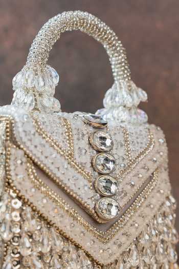 Buy_Nayaab By Sonia_Silver Chevron Crystal Kasse Bag _Online