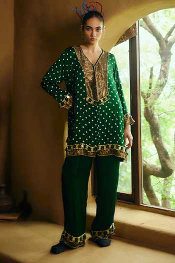 Buy_5elements_Green Satin, Modal V-neck, Yes Adhira Brocade Kurta Set _at_Aza_Fashions