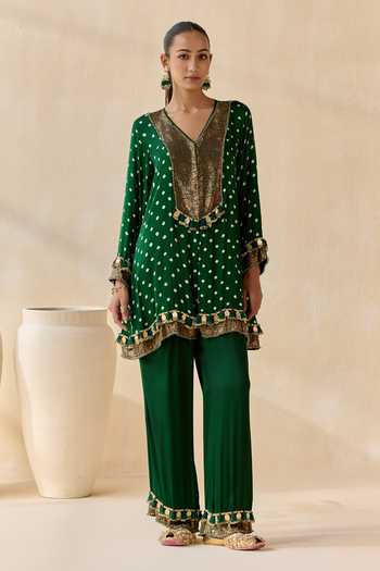 Buy_5elements_Green Satin, Modal V-neck, Yes Adhira Brocade Kurta Set 