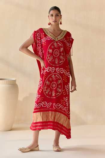 Buy_5elements_Red Satin, Modal V-neck Neelanshi Bandhani Pattern Kaftan _at_Aza_Fashions