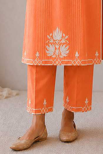 Buy_Wazir C_Orange Cotton, Organza V-neck, Yes Sehar Kashmiri Embroidered Kurta Set _Online_at_Aza_Fashions