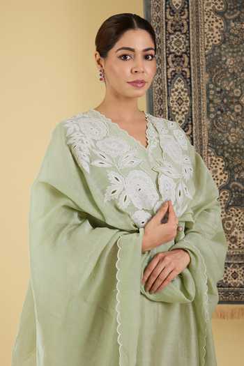 Buy_BAIDEHI_Green Chanderi V-neck, Yes Embroidered Dupatta And Kurta Set _Online_at_Aza_Fashions