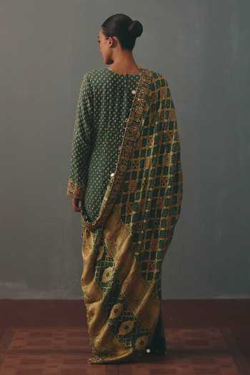 Shop_Arpita Mehta_Green Round Neck, Yes Embroidered Kurta Set _at_Aza_Fashions