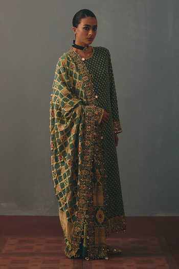 Buy_Arpita Mehta_Green Round Neck, Yes Embroidered Kurta Set _Online_at_Aza_Fashions
