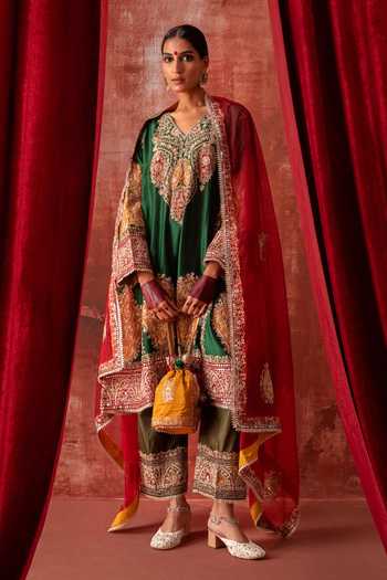 Studio Rang by Swati_Green Chanderi Silk, Silk, Chiffon V-neck, Yes Resham Aari Embroidered Kurta Set _Online_at_Aza_Fashions