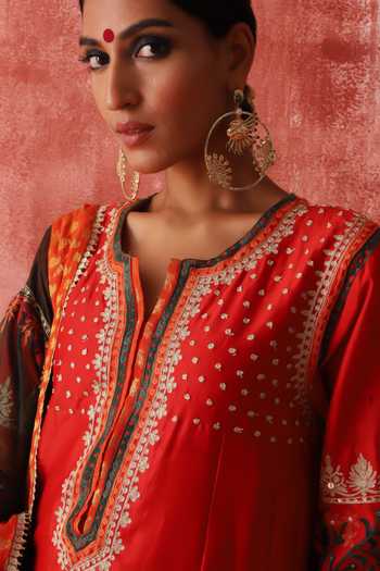 Studio Rang by Swati_Red Chanderi Silk, Silk, Chiffon Round Neck Laal Ishq Kurta Set _at_Aza_Fashions