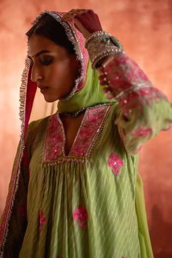 Studio Rang by Swati_Green Chanderi Silk, Organza V-neck, Yes Heer Ranjha Leheriya Kurta Set _Online_at_Aza_Fashions