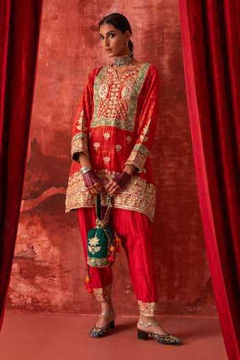 Studio Rang by Swati_Red Chanderi Silk, Chiffon Round Neck, Yes Sasural Genda Phool Kurta Set _at_Aza_Fashions