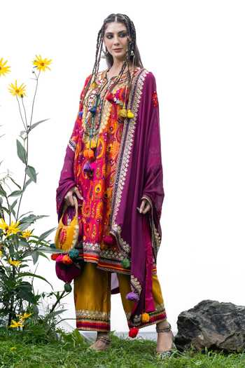 Shop_Studio Rang by Swati_Magenta Chanderi Silk, Silk, Chanderi, Mughal Garden Embroidered Kurta Set _Online_at_Aza_Fashions