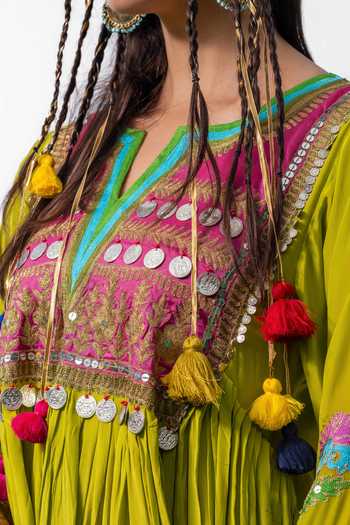 Studio Rang by Swati_Olive Green Crepe, Chiffon Round Neck, Yes Pahadan Embroidered Kurta Set _at_Aza_Fashions