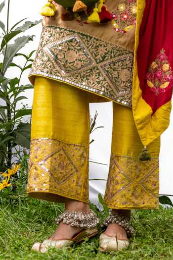 Studio Rang by Swati_Beige Silk, Chiffon Round Neck, Yes Chinar Raga Embroidered Kurta Set _at_Aza_Fashions
