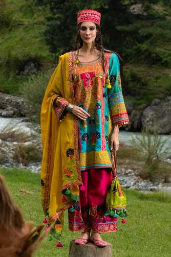 Buy_Studio Rang by Swati_Blue Chanderi Silk, Chiffon Round Neck Chashm-e-rang Embroidered Kurta Set _Online_at_Aza_Fashions