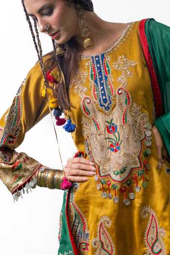 Buy_Studio Rang by Swati_Yellow Chanderi Silk, Silk, Chanderi, Chiffon Pahadi Rang Embroidered Kurta Set _Online_at_Aza_Fashions
