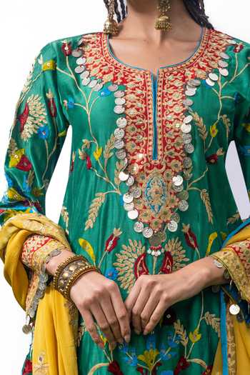 Shop_Studio Rang by Swati_Green Silk, Chanderi, Chiffon Round Neck Jungli Noor Embroidered Kurta Set _Online_at_Aza_Fashions