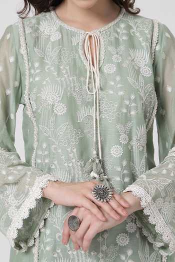 Buy_KAPAAS_Green Chanderi Round Neck Lace Embroidered Kurta Set 