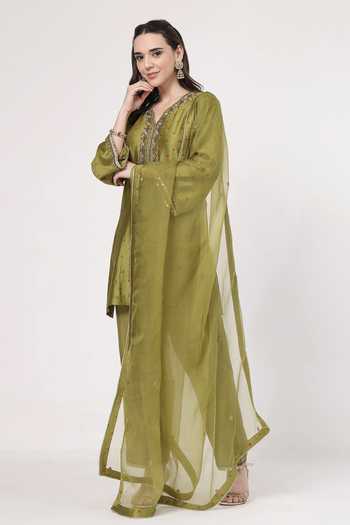 Buy_KAPAAS_Olive Green Silk, Organza, Tissue V-neck, Yes Bandhani Pattern Kurta Set _Online_at_Aza_Fashions