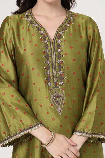 KAPAAS_Olive Green Silk, Organza, Tissue V-neck, Yes Bandhani Pattern Kurta Set _at_Aza_Fashions