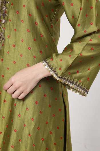 Buy_KAPAAS_Olive Green Silk, Organza, Tissue V-neck, Yes Bandhani Pattern Kurta Set 