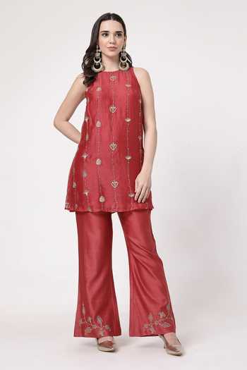 KAPAAS_Maroon Organza, Chanderi, Muslin (mulmul) Round Neck A-line Kurta Set _Online_at_Aza_Fashions