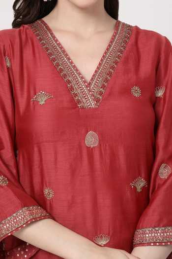 Buy_KAPAAS_Maroon Organza, Chanderi V-neck, Yes Embroidered Kurta Set _Online_at_Aza_Fashions