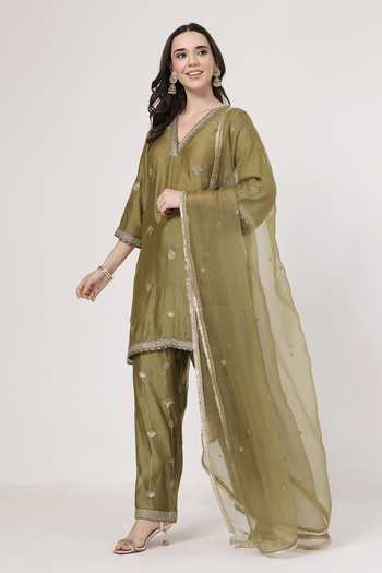 KAPAAS_Olive Green Organza, Chanderi V-neck, Yes Embroidered Kurta Set _Online_at_Aza_Fashions