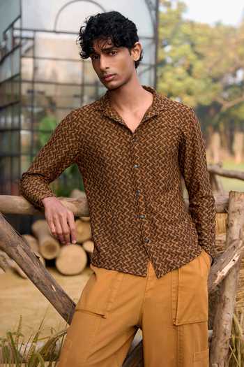 Buy_Dash And Dot_Beige Polyester Knitted Chevron Shirt 