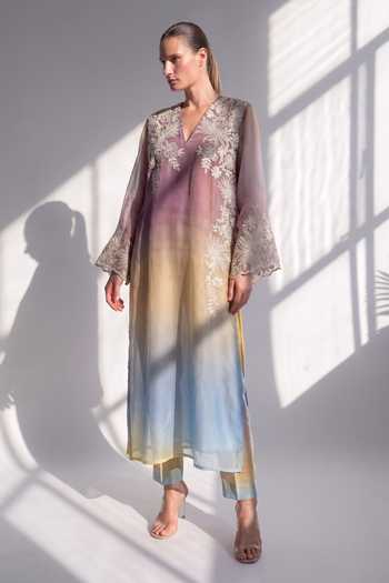 Nikita Mhaisalkar_Purple Silk Organza V-neck, Yes Hand Thread Embroidered Ombre Kurta Set _Online_at_Aza_Fashions