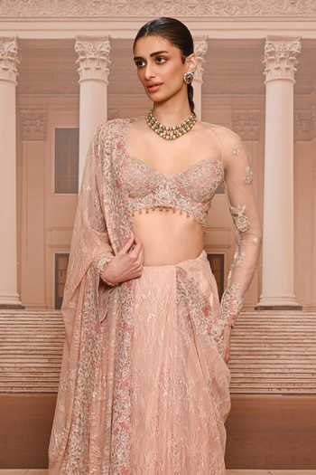 Tarun Tahiliani_Pink Lace Sweetheart Neck Embroidered Saree And Blouse Set _Online_at_Aza_Fashions