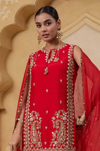 Nitisha Kashyap_Red Silk, Organza Round Neck Gulnaar Embroidered Kurta Salwar Set _Online_at_Aza_Fashions