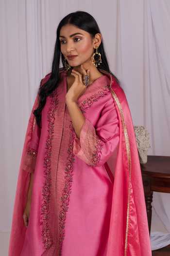 Shop_Mushio_Pink Chanderi, Silk, Cotton, Organza V-neck Floral Pattern Kurta Set _Online_at_Aza_Fashions