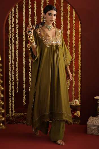Shop_Aaroh By Dolly_Green Silk, Muslin Square Neck Sunehri Saanjh Embellished Kurta And Pant Set _at_Aza_Fashions
