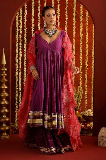 Buy_Aaroh By Dolly_Purple Chanderi, Organza Sweetheart Neck Sunehri Saanjh Choli Cut Anarkali Set _at_Aza_Fashions