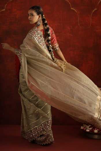 Shop_Aaroh By Dolly_Green Silk, Organza V-neck Vaidehi Embroidered Banarasi Saree With Blouse _Online_at_Aza_Fashions