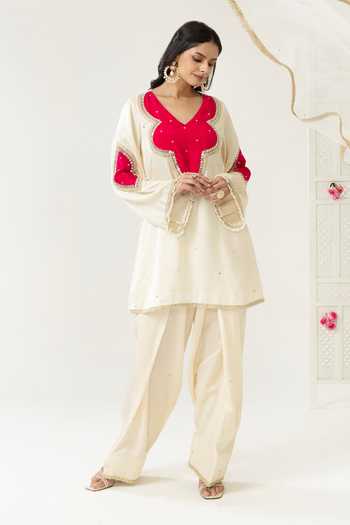 BAHAARA BY DIVYA NARULA_Pink Silk Satin, Organza V-neck, Yes Simran Contrast Yoke Kurta Set _Online_at_Aza_Fashions
