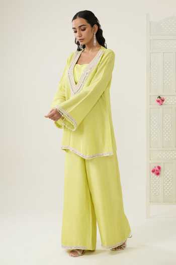 Buy_BAHAARA BY DIVYA NARULA_Yellow Silk Embroidery V-, Square Amna Kurta Palazzo Set _Online_at_Aza_Fashions