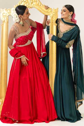 Buy_BAHAARA BY DIVYA NARULA_Teal Crepe, Organza V-neck Bano Embroidered Anarkali And Dupatta Set _Online_at_Aza_Fashions