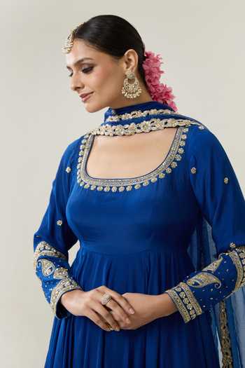 BAHAARA BY DIVYA NARULA_Navy Crepe, Organza Round Neck Farah Zardozi Embroidered Anarkali And Dupatta Set _Online