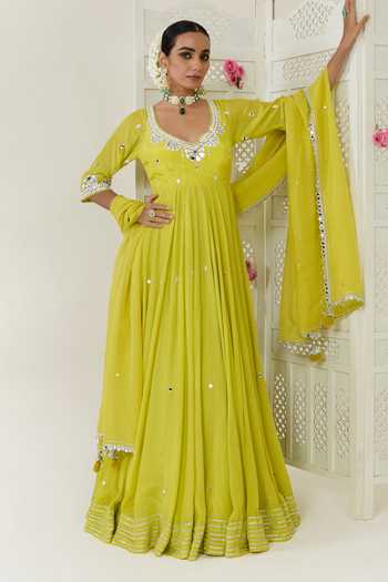 Buy_BAHAARA BY DIVYA NARULA_Yellow Crepe, Organza V-neck Zahra Mirror Work Anarkali And Dupatta Set _at_Aza_Fashions