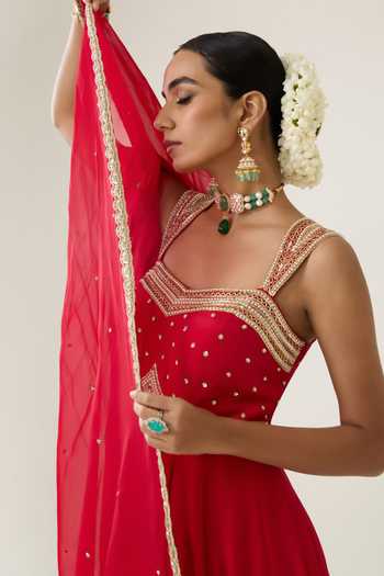 BAHAARA BY DIVYA NARULA_Red Crepe, Organza Sweetheart Neck Mehru Hand Embroidered Anarkali And Dupatta Set _Online_at_Aza_Fashions