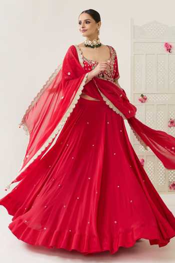 BAHAARA BY DIVYA NARULA_Red Crepe, Organza Sweetheart Neck Gulnar Embroidered Lehenga Set _Online_at_Aza_Fashions