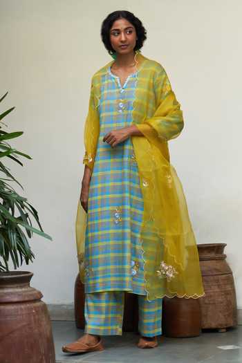 Shop_Label Earthen_Green Cotton, Maheshwari Embroidery Split Neela Sitara Checkered Kurta Set _Online_at_Aza_Fashions