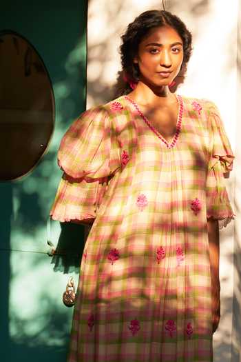 Buy_Label Earthen_Pink Maheshwari, Cotton Embroidery, Mirrors Gul Mehendi Checkered Anarkali Set 