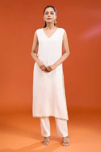 Varun Bahl_Off White Georgette V-neck, Yes Plain Bordered Kurta And Pant Set _at_Aza_Fashions