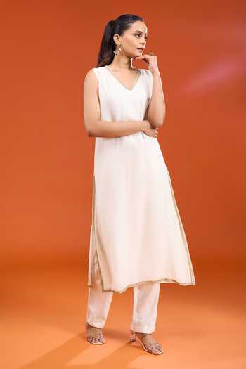 Buy_Varun Bahl_Off White Georgette V-neck, Yes Plain Bordered Kurta And Pant Set _at_Aza_Fashions