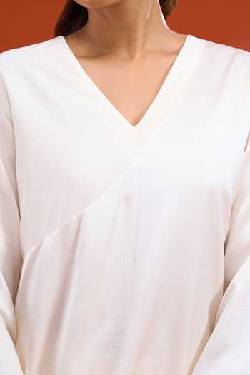 Kshitij Jalori_Off White Silk, Cotton V-neck Plain Kurta _Online_at_Aza_Fashions