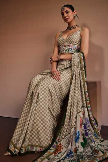 Buy_The Royaleum_Beige Silk Sweetheart Neck Checked Pattern Saree With Blouse _Online_at_Aza_Fashions
