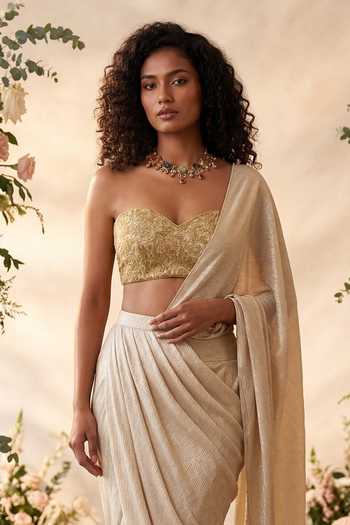 Devkalii_Rose Gold Crepe Sweetheart Neck Texture Pre-draped Saree With Blouse _Online_at_Aza_Fashions
