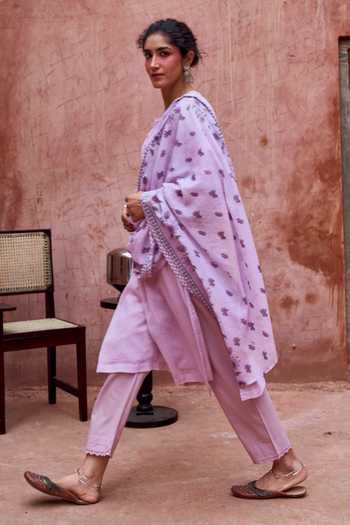 Karaj Jaipur_Purple Kota Doria, Cotton Split V-neck, Yes Doriya Kurta Set _Online_at_Aza_Fashions