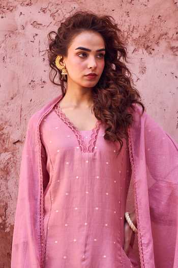 Shop_Karaj Jaipur_Pink Cotton, Kota Doria, Muslin (mulmul) V-neck Onion Mul Kurta Set _Online_at_Aza_Fashions