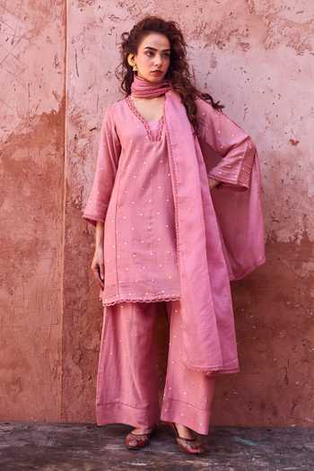 Karaj Jaipur_Pink Cotton, Kota Doria, Muslin (mulmul) V-neck Onion Mul Kurta Set _at_Aza_Fashions